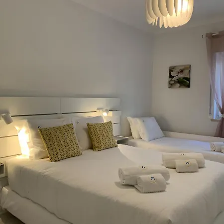 Posh In Costa Da Guia, *